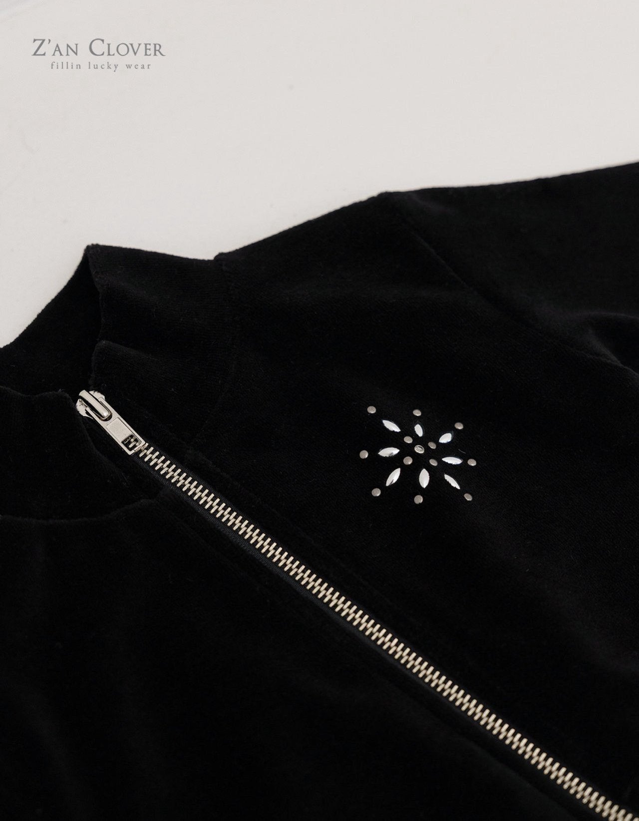 【予約】velour snow zip up / zanclover (3-19号)