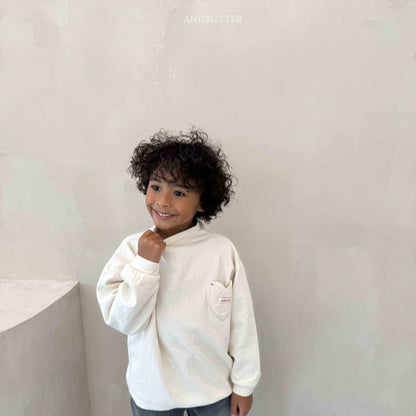 【予約】Eyelet Heart Turtleneck  /  andbutter (S-JM)