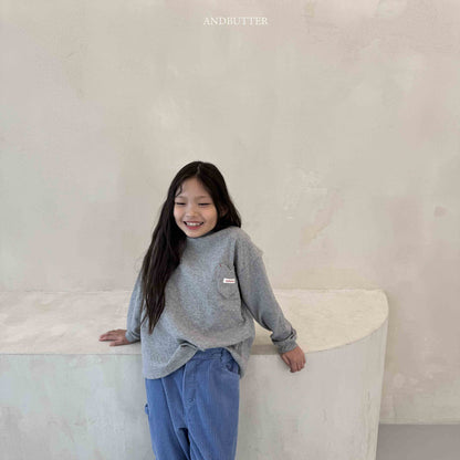 【予約】Eyelet Heart Turtleneck  /  andbutter (S-JM)