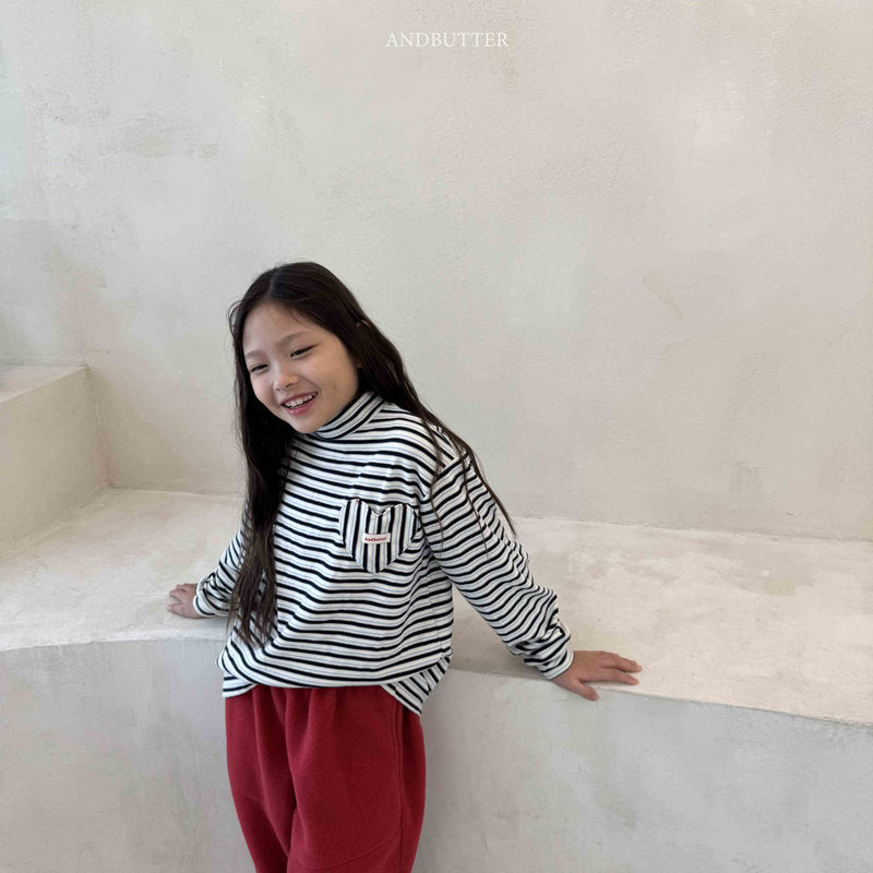 【予約】Heart Pocket Turtleneck  /  andbutter (S-JM)