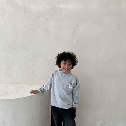 【予約】Eyelet Heart Turtleneck  /  andbutter (S-JM)