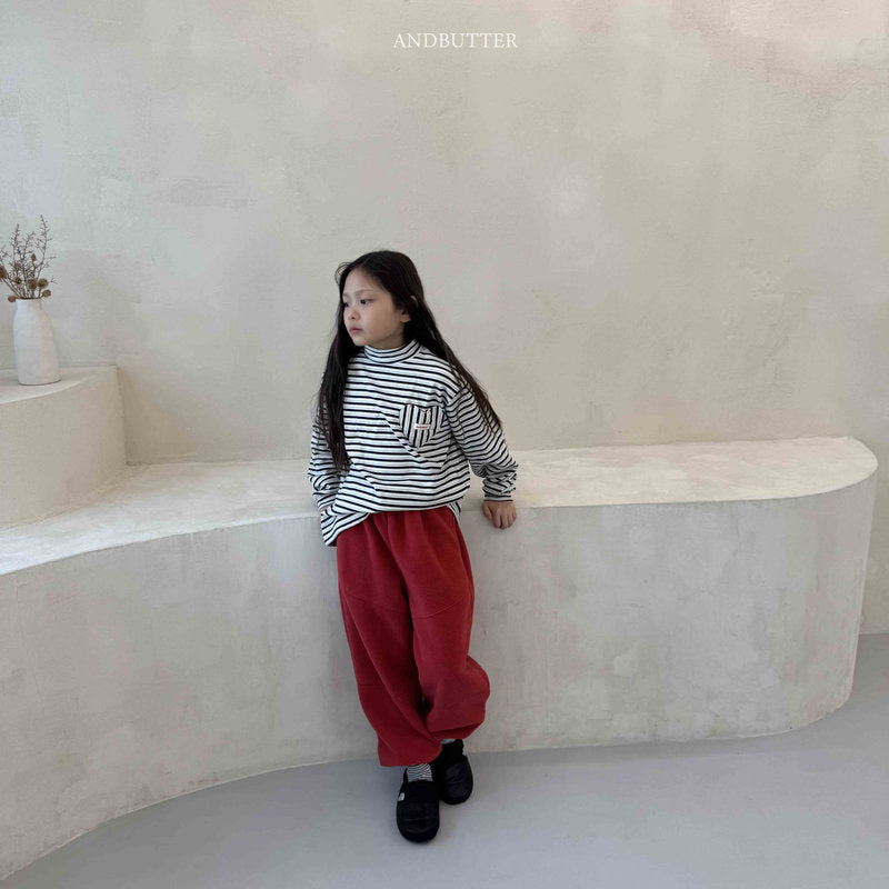 【予約】Heart Pocket Turtleneck  /  andbutter (S-JM)