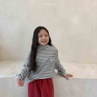 【予約】Heart Pocket Turtleneck  /  andbutter (S-JM)