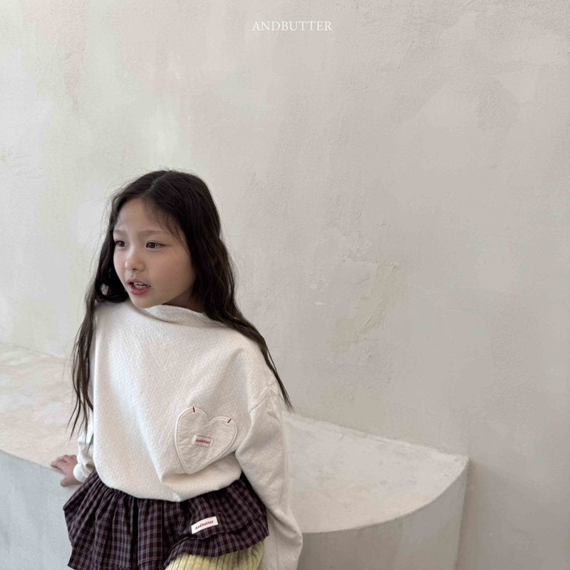 【予約】Eyelet Heart Turtleneck  /  andbutter (S-JM)