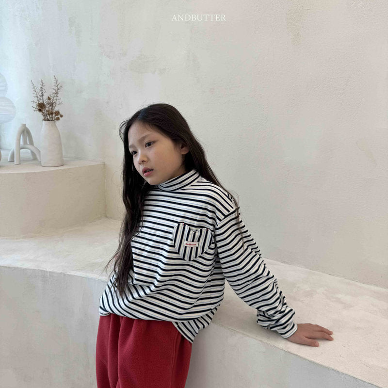 【予約】Heart Pocket Turtleneck  /  andbutter (S-JM)