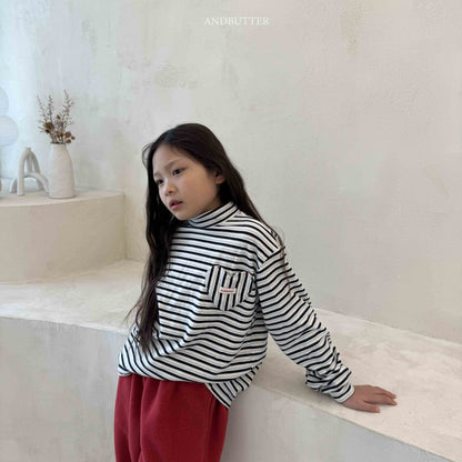 【予約】Heart Pocket Turtleneck  /  andbutter (S-JM)