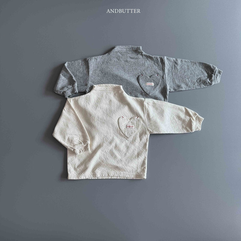 【予約】Eyelet Heart Turtleneck  /  andbutter (S-JM)