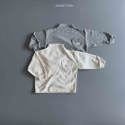 【予約】Eyelet Heart Turtleneck  /  andbutter (S-JM)