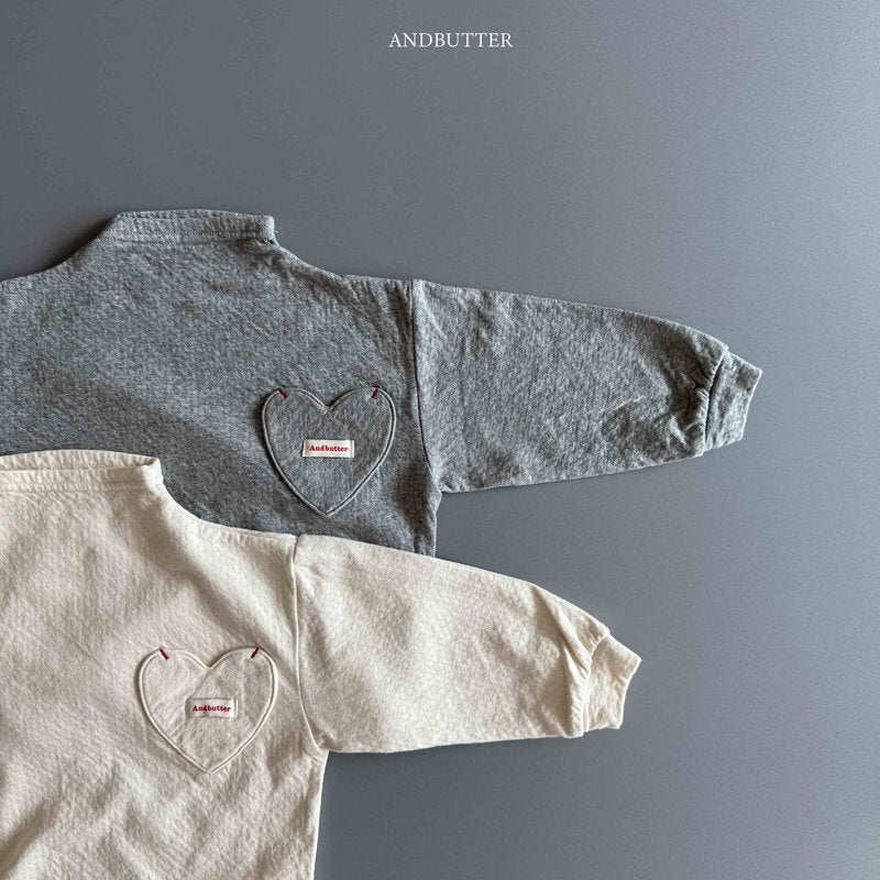 【予約】Eyelet Heart Turtleneck  /  andbutter (S-JM)