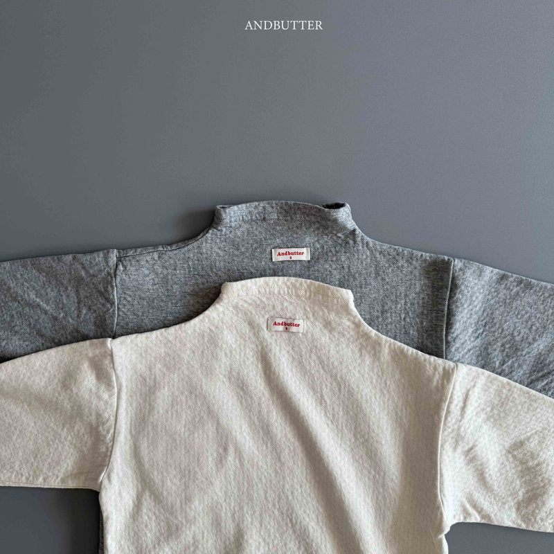 【予約】Eyelet Heart Turtleneck  /  andbutter (S-JM)