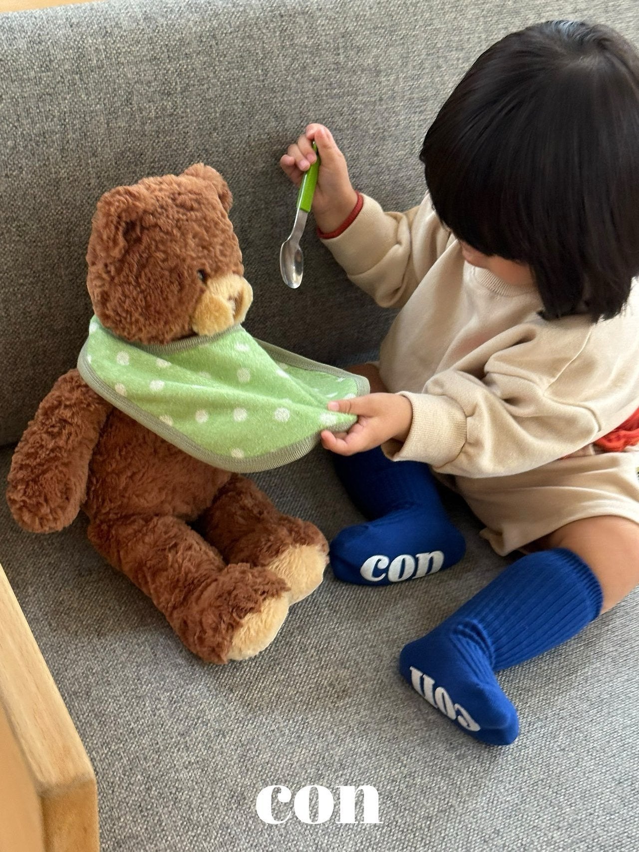 【予約】reversible bib /  con