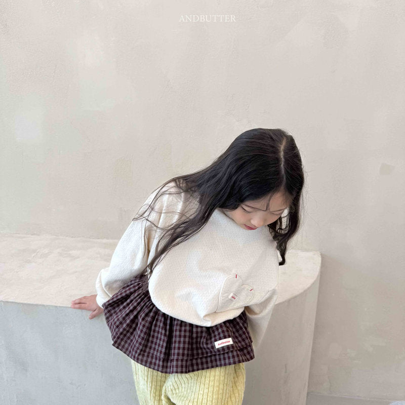 【予約】Eyelet Heart Turtleneck  /  andbutter (S-JM)