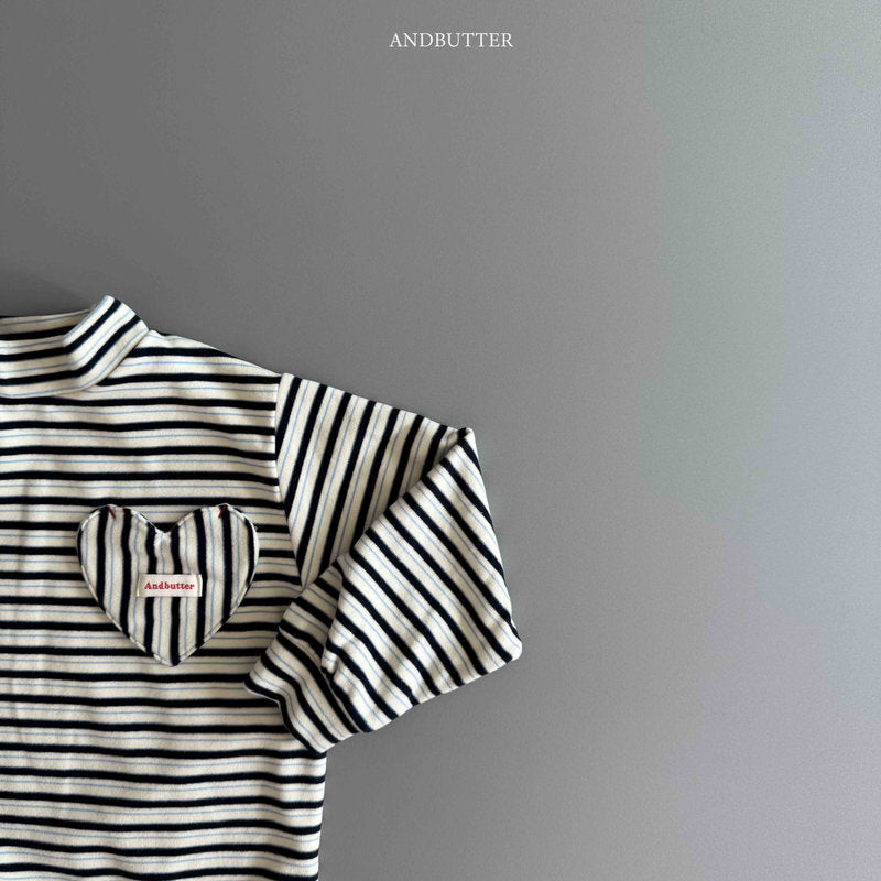 【予約】Heart Pocket Turtleneck  /  andbutter (S-JM)
