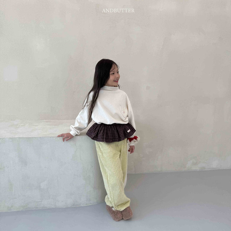 【予約】Eyelet Heart Turtleneck  /  andbutter (S-JM)