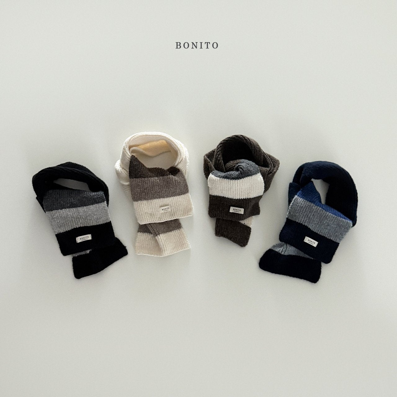 【予約】bicolor knit muffler  /  bonito
