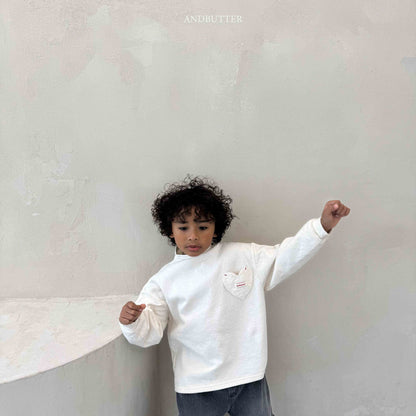 【予約】Eyelet Heart Turtleneck  /  andbutter (S-JM)