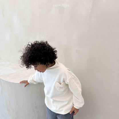 【予約】Eyelet Heart Turtleneck  /  andbutter (S-JM)