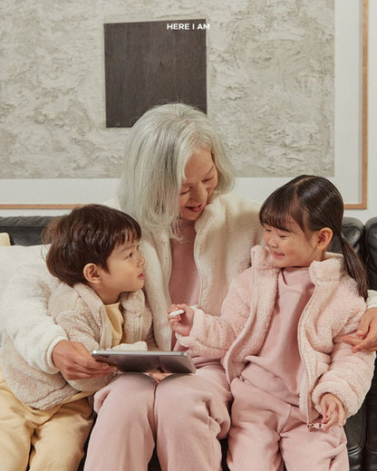 【予約】kinder fleece jacket  / here i am 1 (mom, dad)