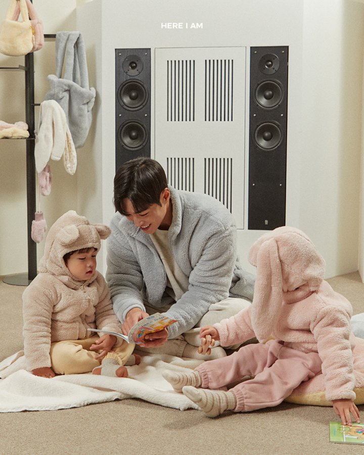 【予約】kinder fleece jacket  / here i am 1 (mom, dad)