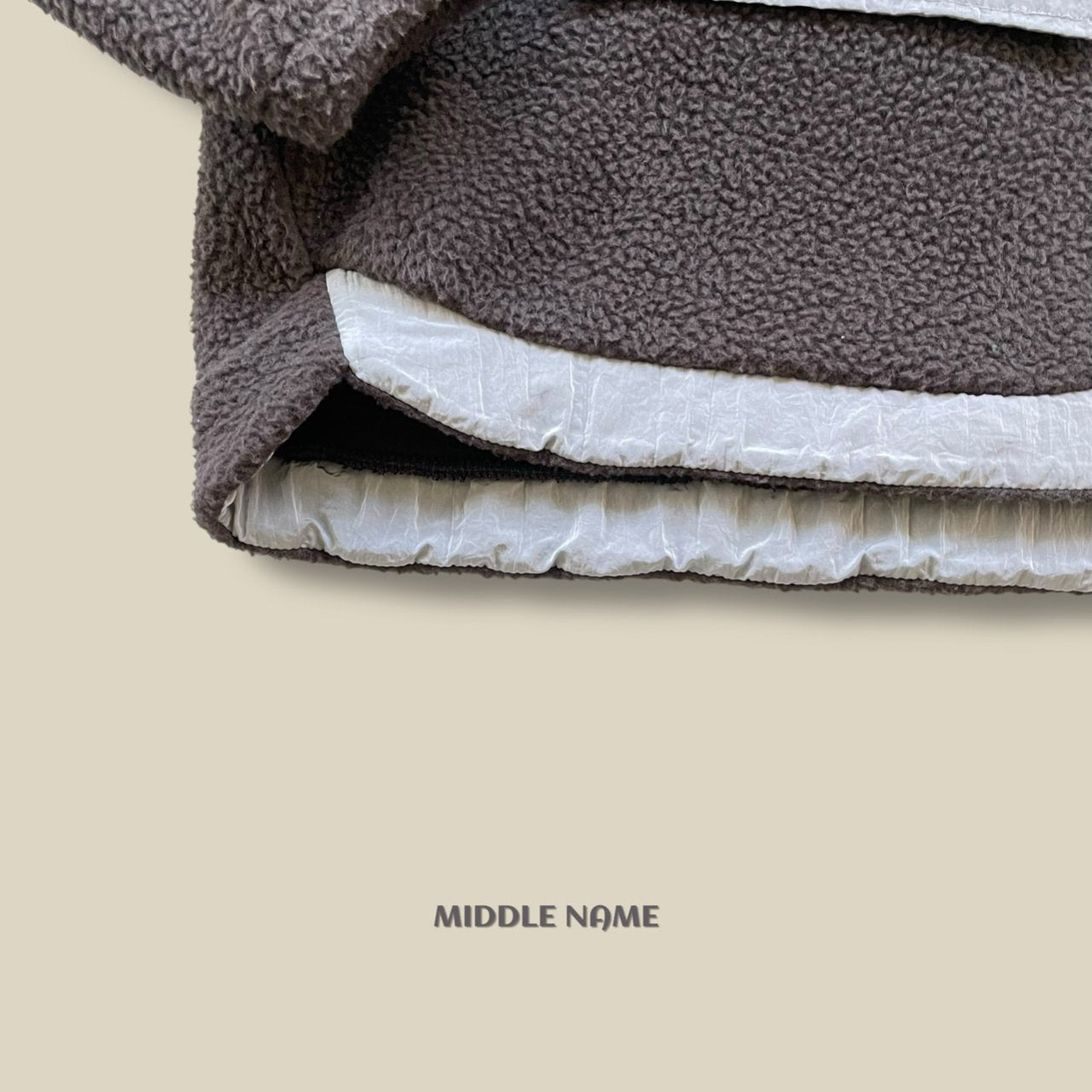 【予約】fleece hood anorak  / middle name (S-JM)