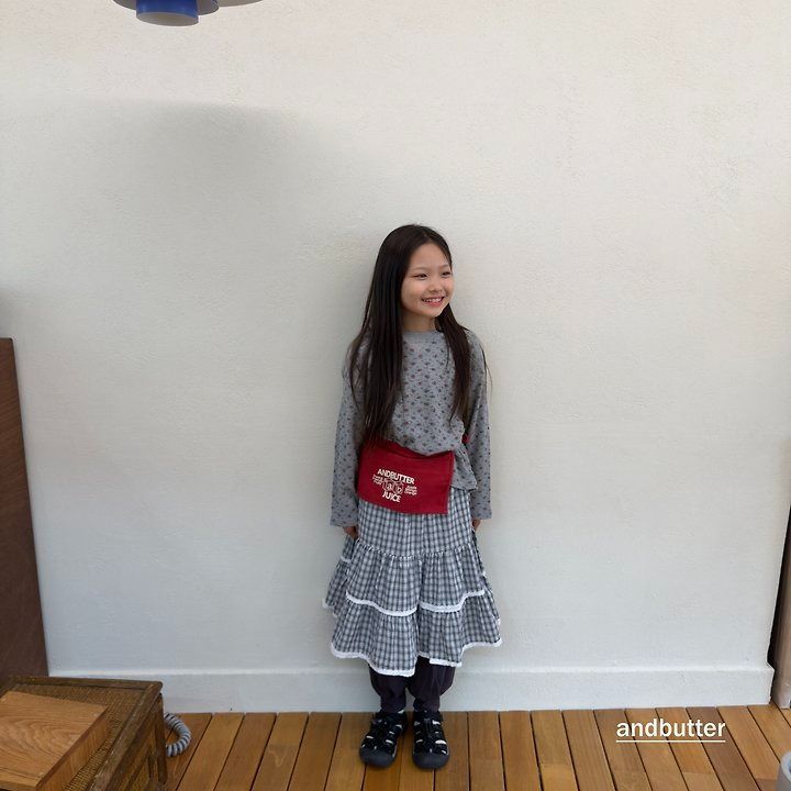 【予約】Cozy Flower T-Shirt / andbutter(S-JM)