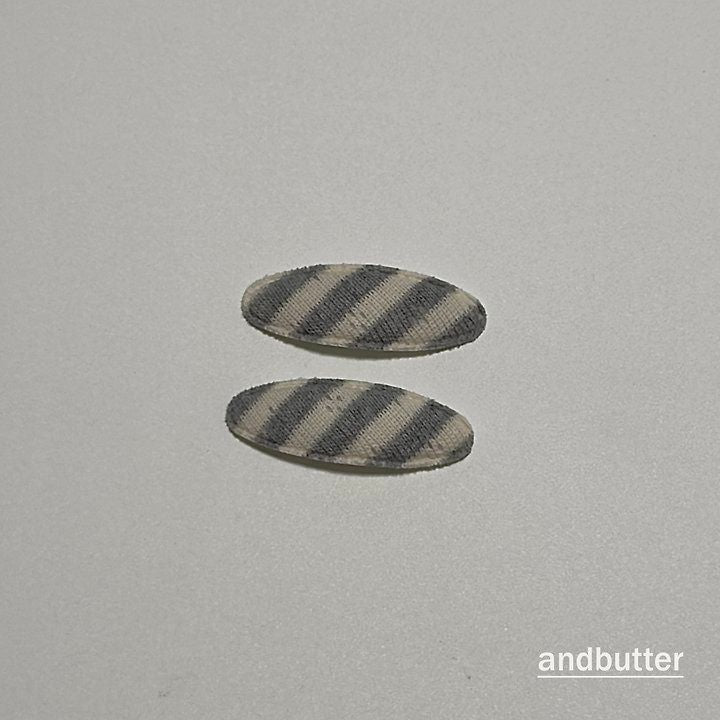 【予約】Tommy Snap Hair Clips / andbutter
